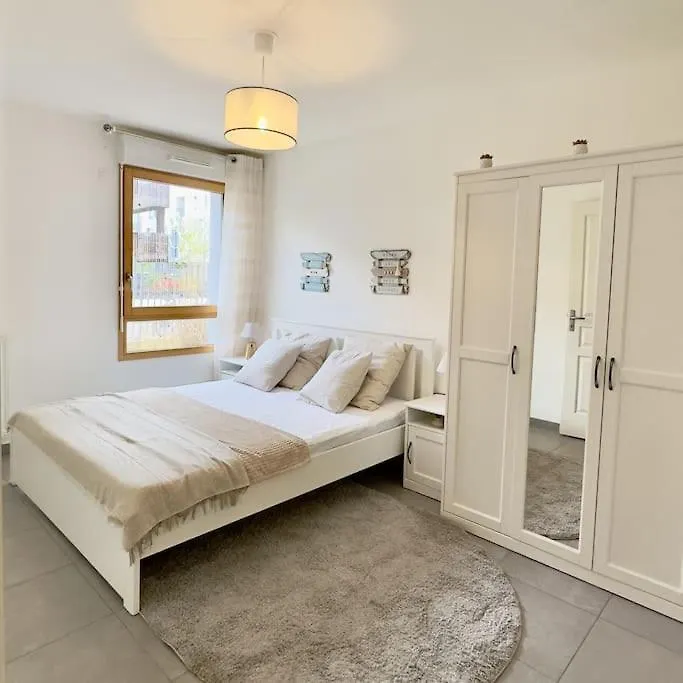 Apartment Villeurbanne • T2 Maubant • Hostisy France